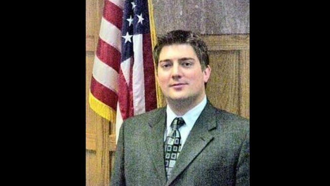 Wali Kota Ferguson akhirnya mundur dari jabatannya setelah dituduh memanfaatkan denda dari warga Afrika-Amerika.