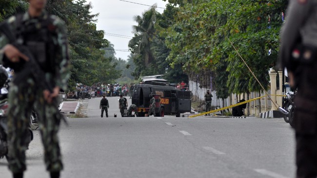 Poso disebut sebagai salah satu 'kantong' rekrutmen ISIS. Polri meminta masyarakat untuk waspada. Utusan ISIS datang ke seluruh dunia untuk merekrut anggota.