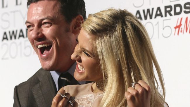 Gaston merupakan tokoh yang disukai oleh karakter gay di Beauty and the Beast. Pemerannya, Luke Evans, sudah lama terbuka sebagai seorang gay.