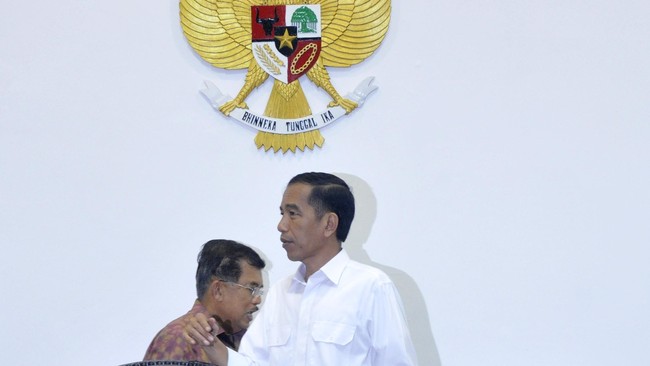 Presiden Joko Widodo (Jokowi) siang ini menyerahkan Surat Pemberitahuan Tahunan (SPT) bagi Wajib Pajak Orang Pribadi ke kantor pusat Ditjen Pajak. 