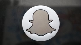 Snapchat Dikabarkan Garap Proyek Kacamata AR Terbaru