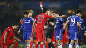 Kartu Merah dan Piala Oscar Untuk John Terry