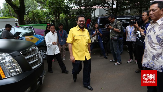 “Saya biasa bertemu Pak Luhut. Seminggu sekali," kata Wakil Ketua Umum Golkar Munas Ancol Yorrys Raweyai. Pertemuan digelar di Kantor Staf Kepresidenan.