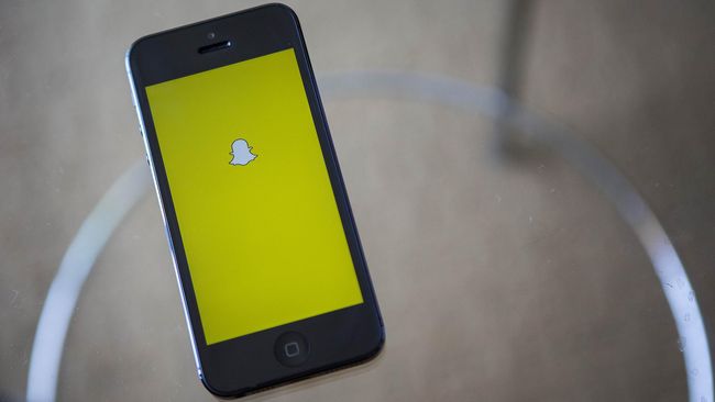 Disney baru saja menjalin kerja sama dengan Snpa Inc, perusahaan pembuat Snapchat. Tapi, tak disebutkan berapa harga kerja sama itu.