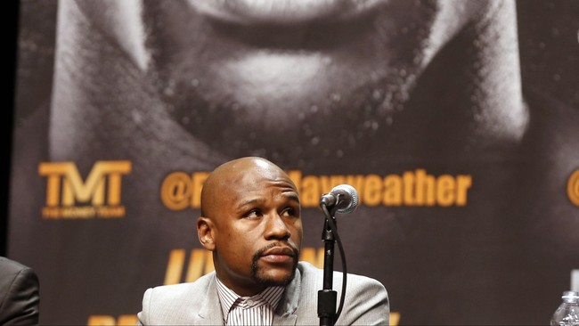 Floyd Mayweather Jr. bukan benar-benar tak pernah kalah, karena semasa amatir dulu ada seorang petinju Bulgaria yang menundukkannya.