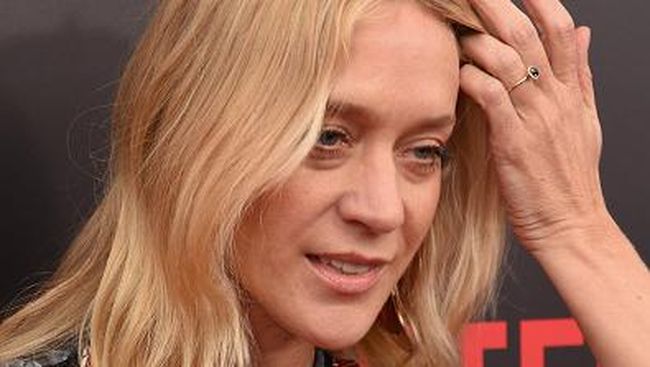 Chloe Sevigny aktris yang membintangi American Psycho (2000) menganggap kelakuan Lawrence menjengkelkan dan bodoh.