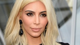 Kostum 'Putri Elsa' Kim Kardashian Dihujat