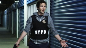 Andy Samberg Jadi Host Emmy Award Tahun Ini