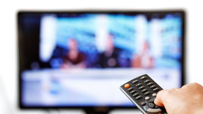 Alternatif menonton semakin banyak: YouTube, DVD, televisi berlangganan, jasa streaming. Akankah itu membombardir bioskop dan TV Indonesia?