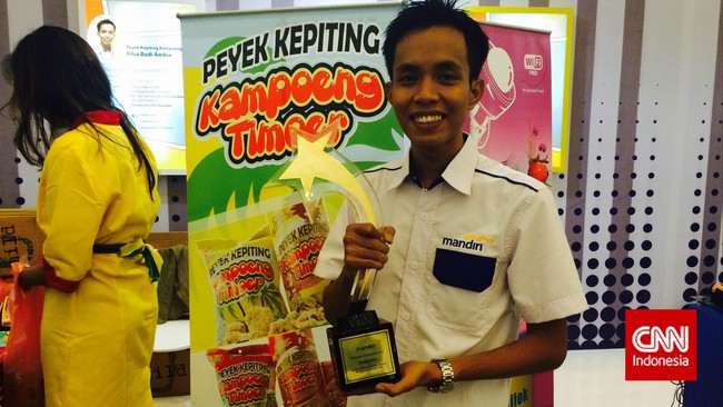 Rupiah boleh goncang, tapi tidak dengan bisnis peyek kepiting yang didirikan Filsa Budi Ambia, mahasiswa dari Universitas Balikpapan, Kalimantan Timur.