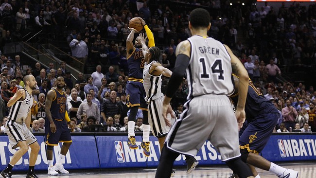 Forward Cleveland Cavaliers mencetak rekor poin dalam satu pertandingan kompetisi basket Amerika (NBA) musim ini.