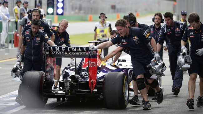 Untuk menarik perhatian para penggemar kembali ke Formula 1, pemimpin tim ingin mengembalikan kebisingan mesin.