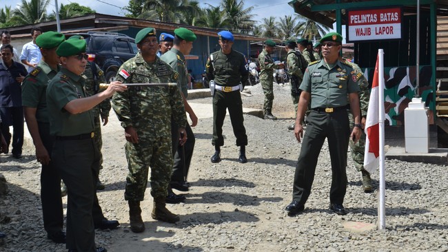 Mensesneg Prasetyo Hadi menyatakan pemerintah akan terjun ke lapangan memastikan kondisi tiga desan di Nunukan untuk kemudian mencari jalan keluarnya.