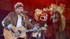 Playlist 45 Tahun Iwan Fals Berkarya