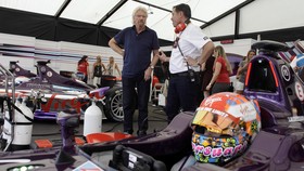 Richard Branson Ungkap Kebiasaan Positifnya di Malam Hari