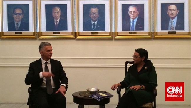 Terkait eksekusi mati terpidana narkoba, Menlu Swiss Didier Burkhalter mengaku siap menjadi penegah antara Indonesia dengan berbagai pihak.