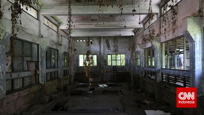 Menyelamatkan Aset Perfilman Negara (GALERI FOTO) Ruangan yang dulunya digunakan sebagai tempat generator saat ini tak terurus. Kedepannya, pihak Perusahaan Film Negara akan merenovasi dan menggunakan kembali ruangan ini. CNN Indonesia/Safir Makki