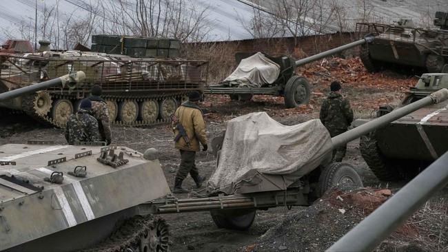 Rusia mengklaim memiliki bukti bahwa angkatan bersenjata Ukraina meluncurkan bom fosfor terhadap warga sipil di Ukraina tenggara.