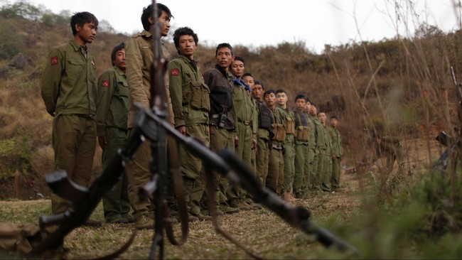 Parlemen Myanmar melakukan pemungutan suara dan hasilnya memutuskan darurat militer di daerah perbatasan dengan China akan diperpanjang selama tiga bulan.
