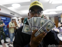 Dolar AS Melesat Lewati Rp 15.000!