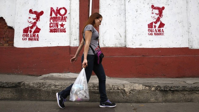 Ratusan ribu warga Venezuela melarikan diri ke luar negeri akibat terus memburuknya perekonomian negara di Amerika Selatan itu.
