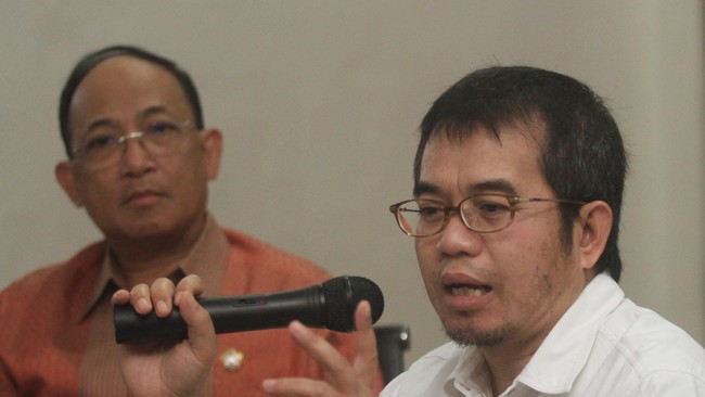 Yudi Latief meminta publik tak berekspektasi terlalu tinggi terhadap unit pembinaan ideologi pancasila karena kewenangannya cukup terbatas.