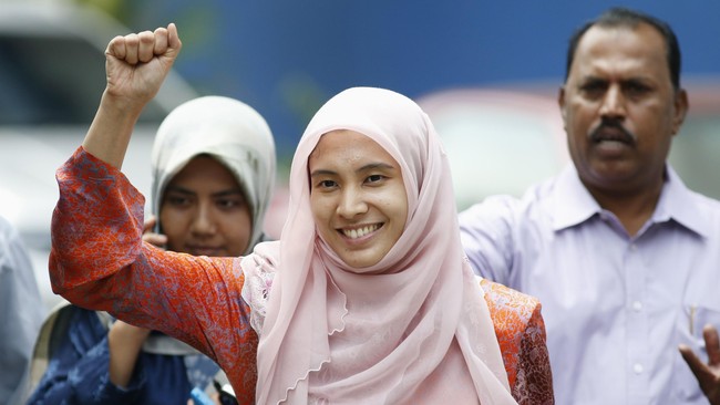 Putri sulung politikus Malaysia Anwar Ibrahim, Nurul Izzah, menganggap pembebasan ayahnya hari ini sebagai hadiah terbaik menjelang bulan suci Ramadan.