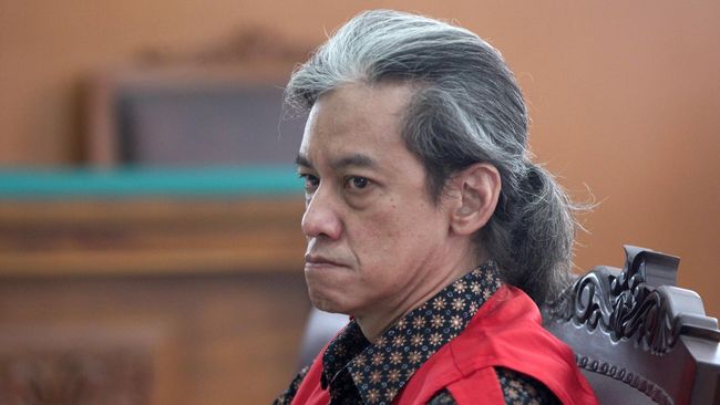 Fariz RM mengalami berbagai hal pahit yang tak diungkap ke publik semasa tiga kali menjalani hukuman kasus narkoba.