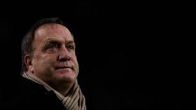Advocaat Mundur Akibat Sunderland Tercecer di Zona Degradasi