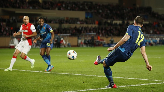 Arsenal unggul 1-0 atas AS Monaco hingga jeda babak pertama leg kedua babak 16 besar Liga Champions di Stadion Louis II, Selasa (17/3) waktu setempat.