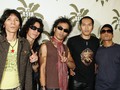 Pengalaman Slank Mencari Jawaban Hidup ke Tanah Suci
