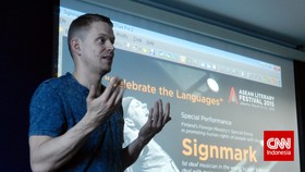 Signmark 'Pede Nge-rap' dengan Bahasa Isyarat