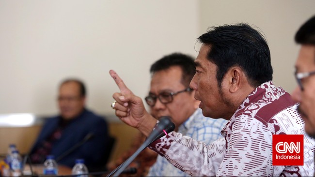 Menurut Lulung, lelang UPS tidak akan terjadi jika tidak ada surat penyediaan dana dari Gubernur.