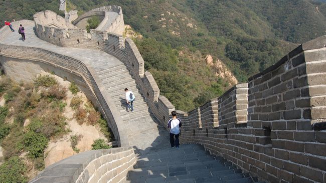 Bagian Tembok Besar China Runtuh akibat Gempa M 6,9 Guncang Qinghai Kamera CCTV merekam momen-momen saat gempa melanda, mengguncang bangunan di Provinsi Qinghai dan Gansu China.