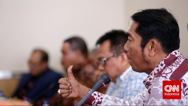 Gubernur DKI Jakarta Basuki Tjahaja Purnama (Ahok) punya pikiran sendiri dalam memandang sikap Dewan Perwakilan Rakyat Daerah DKI Jakarta.