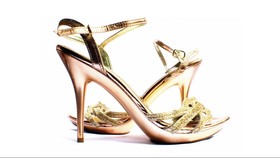 Tips Nyaman Pakai High Heels di Acara Resmi Pelantikan DPR