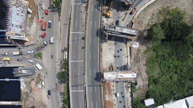 Aset infrastruktur ini berupa&nbsp;jalan raya, pembangkit listrik, waduk, hingga kilang minyak yang dioperasikan PT Pertamina (Persero).