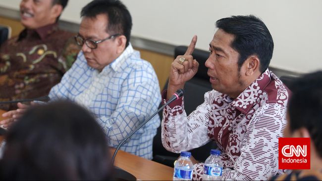 Lulung Puji dan Kritik Sistem e-Budgeting Walaupun mengapresiasi sistem e-Budgeting dalam penyusunan APBD, namun Lulung juga mengkritik sistem baru penyusunan anggaran tersebut.