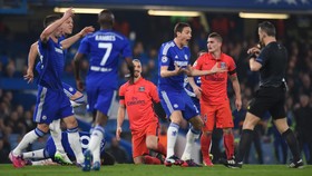 Sanksi FA Bagi Para Pengerubung Wasit