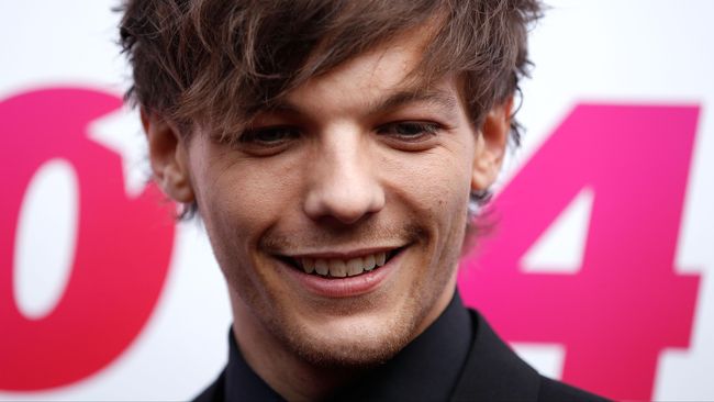 Perbuatan Louis Tomlinson ini seolah "mencemari" kesempurnaan Perfect, single One Direction yang baru saja dirilis.