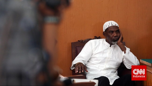 Terpidana mati asal Ghana, Martin Anderson, telah menjalani tiga sidang Peninjauan Kembali (PK) di Pengadilan Negeri (PN) Jakarta Selatan. Tinggal tunggu MA.