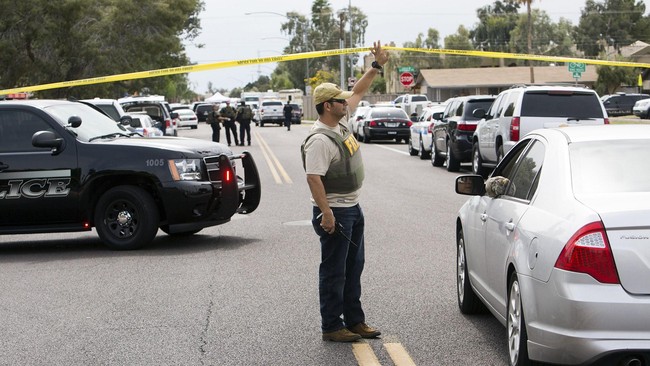Penembakan kembali terjadi di Amerika Serikat. Di Arizona, seorang pria melepaskan tembakan, melukai sedikitnya lima orang.