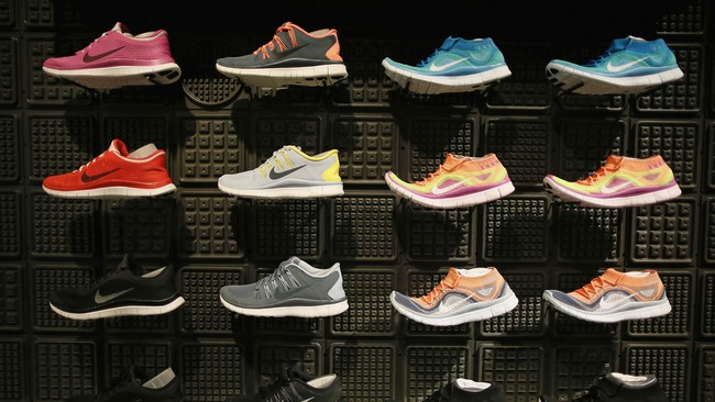 Kelompok ISIS berpendapat kalau nama Nike mirip dengan kata bahasa Arab yang memiliki arti berkonotasi seksual.