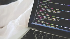 Melantur, Sistem Kecerdasan Buatan Facebook Dihentikan
