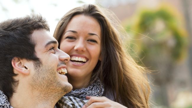 Laki-laki dan perempuan memiliki kriteria unik dalam memilih pasangan, tapi ada kesamaan antara laki-laki dan perempuan dalam memilih pasangan hidupnya.