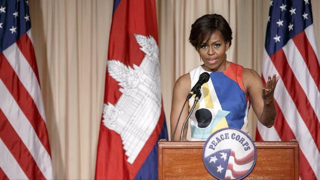 Menjelang lengser sebagai ibu negara, Michelle Obama justru kebanjiran ungkapan kasih sayang dari berbagai pihak termasuk suaminya. Ada apa?