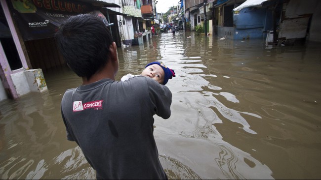 Selama memimpin Jakarta, Ahok mengklaim telah merevitalisasi 50 waduk. Penambahan embung dan waduk untuk atasi banjir akan diteruskan.