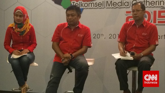 Direktur Utama Telkomsel Ririek Adriansyah mengaku ada efek postif dari diturunkannya tarif internet di Indonesia Timur.