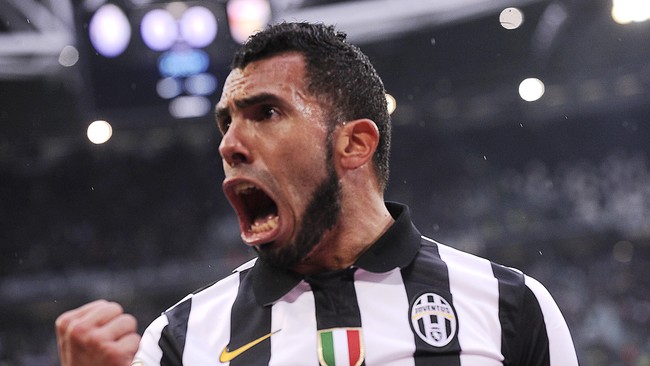 Berlaga di hadapan publik sendiri, Juventus mengalahkan Genoa dengan skor 1-0. Gol semata wayang Juventus dilesakkan Carlos Tevez dengan manuver yang indah.