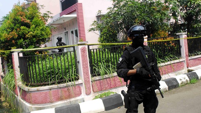 Kepala Bagian Penerangan Umum Mabes Polri Komisaris Besar Rikwanto menegaskan pihaknya akan melakukan pemeriksaan kalau menggunakan atribut ISIS. 